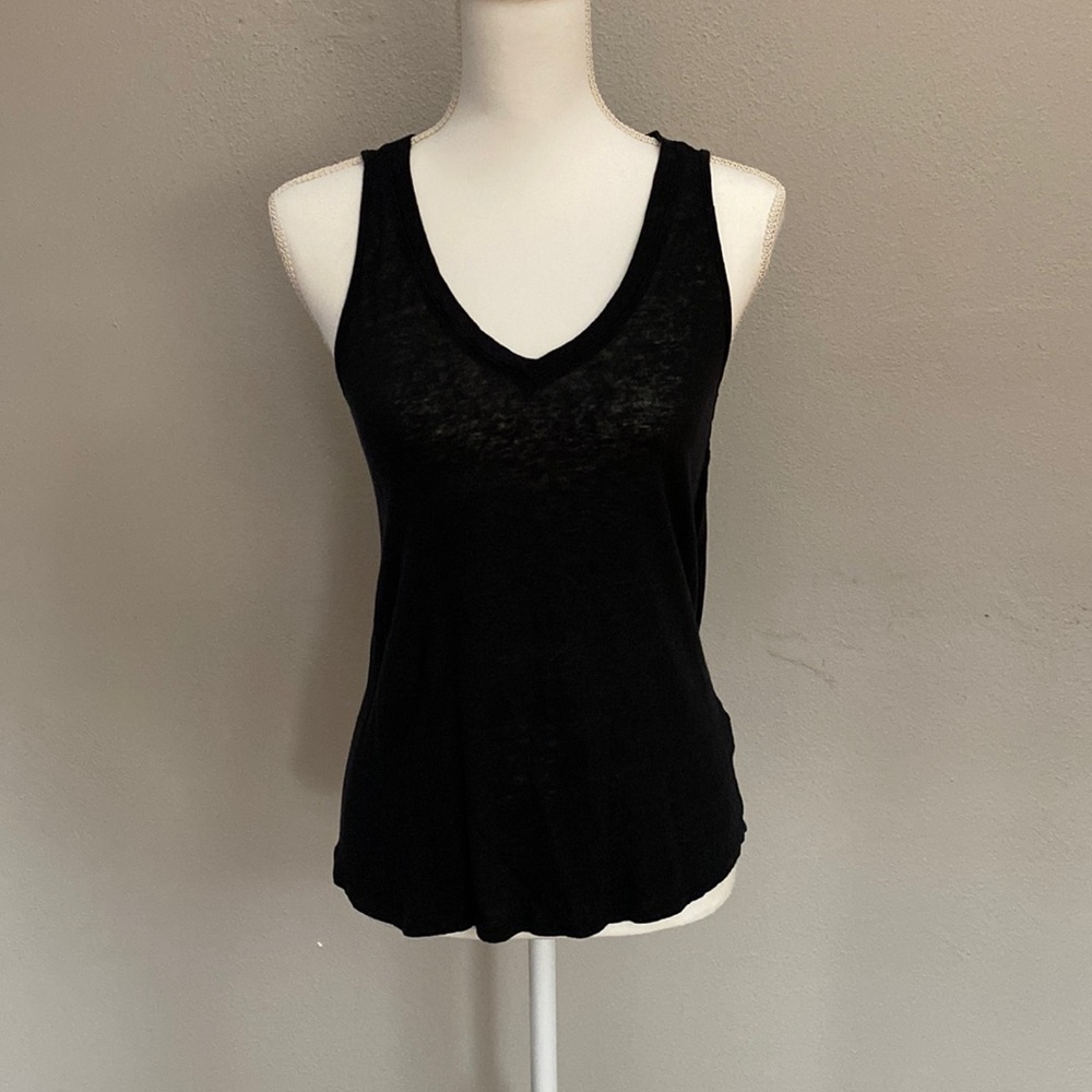 Sleeveless black v-neck, size M